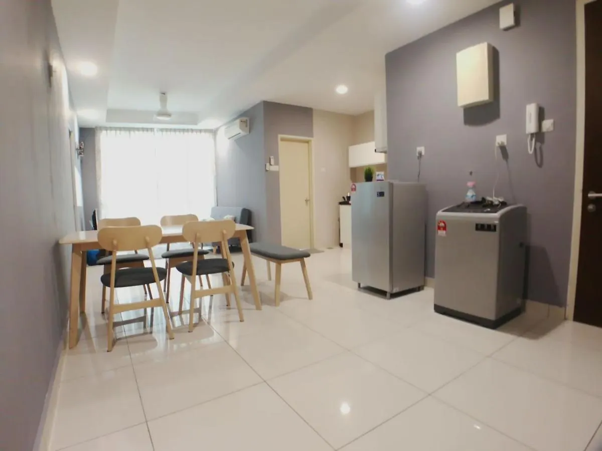 Central Residence Homestay @ Sungai Besi, クアラルンプール アパート